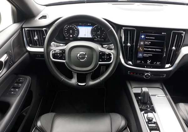 Volvo V60 cena 129900 przebieg: 24649, rok produkcji 2021 z Mrozy małe 781